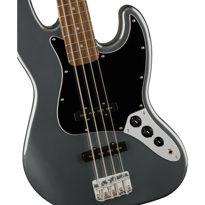 Squire Affinity Series™ Jazz Bass®, Laurel Fingerboard, Black Pickguard, Charcoal Frost Metallic